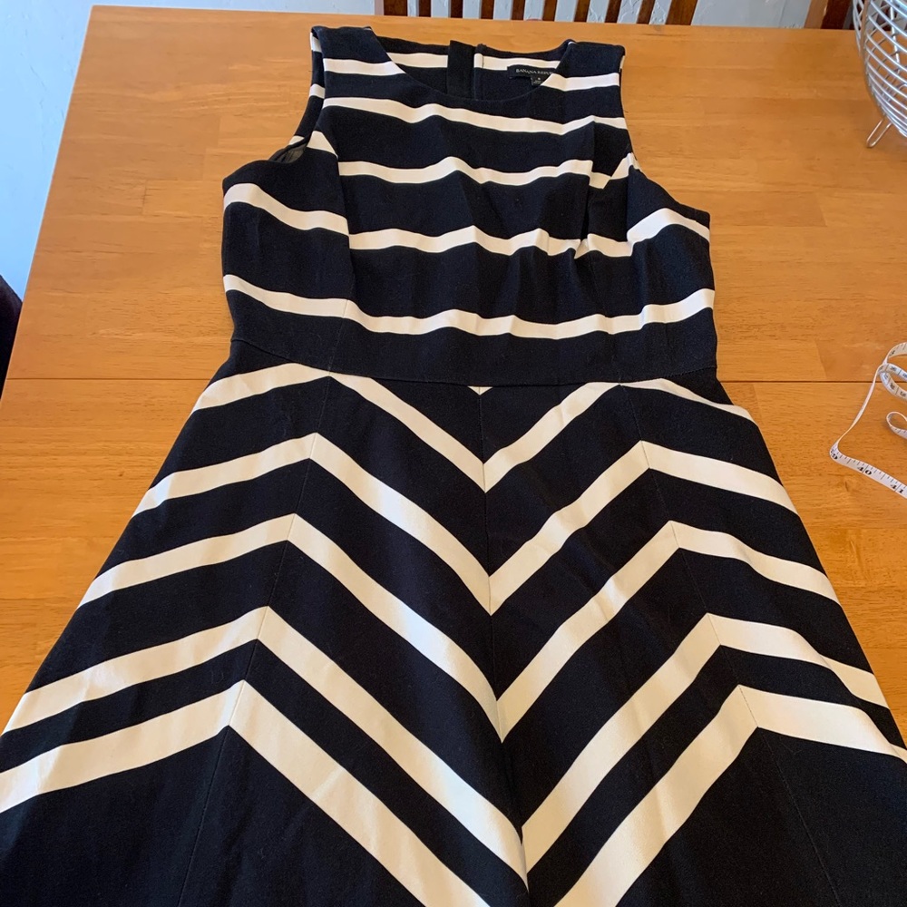 Banana Republic Tatum Linen Black and White Dress - Picture 3 of 5